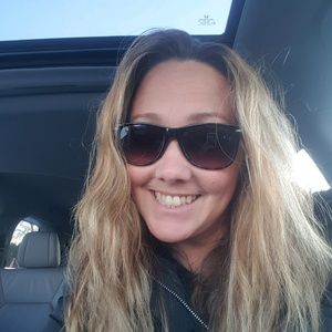 Meet your Posher, Carrie